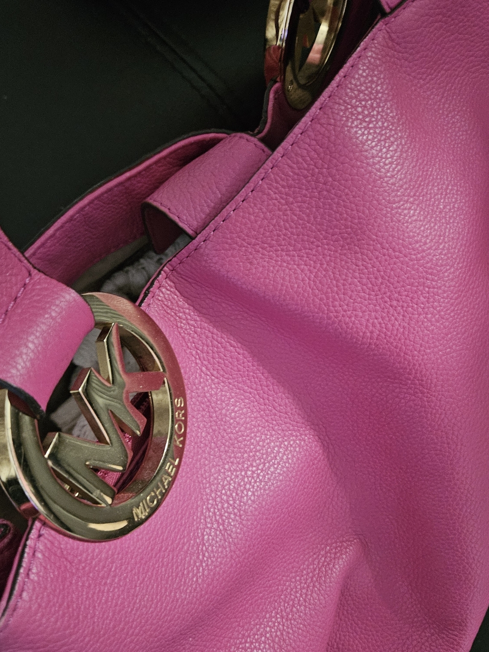 Michael Kors Bright Pink Leather Shoulder Bag with Gold MK Charm - Picture 3 of 5